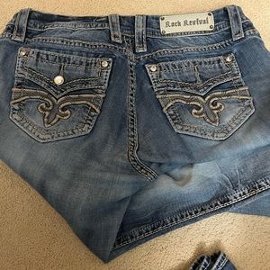 Rock Revival Sukara Easy Straight 32 Ladies Embellished Pocket Distressed Jeans.